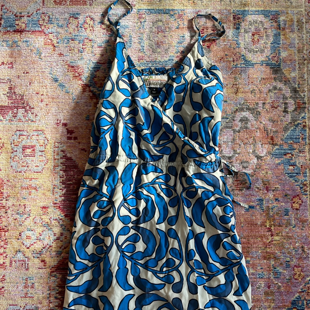 Patagonia Pataloha Faux Wrap Mini Dress Tropical Floral Hawaiian Blue Medium
